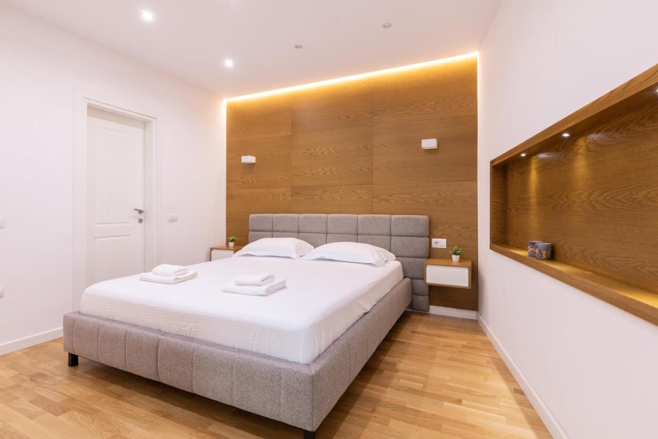 Exclusive 2 Bedrooms Apartment Тирана Экстерьер фото