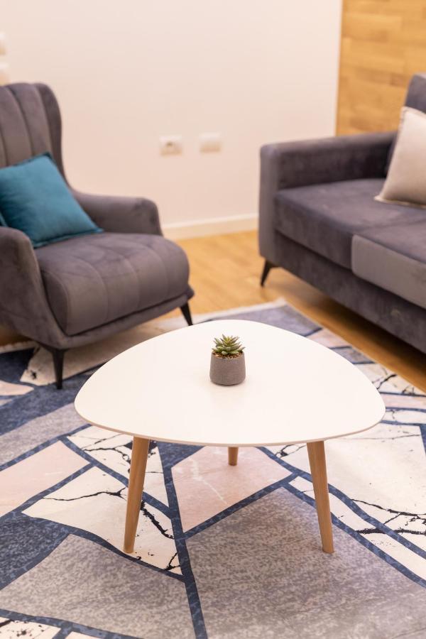 Exclusive 2 Bedrooms Apartment Тирана Экстерьер фото