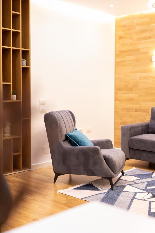 Exclusive 2 Bedrooms Apartment Тирана Экстерьер фото