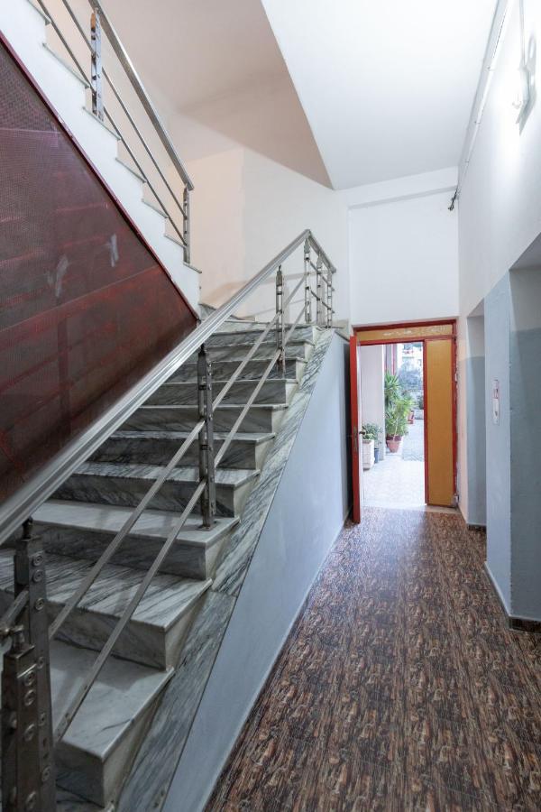 Exclusive 2 Bedrooms Apartment Тирана Экстерьер фото
