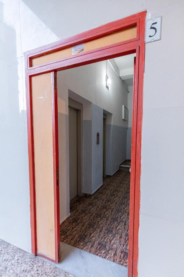 Exclusive 2 Bedrooms Apartment Тирана Экстерьер фото