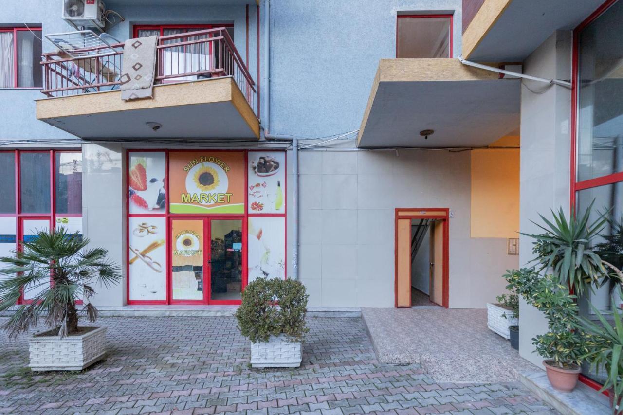 Exclusive 2 Bedrooms Apartment Тирана Экстерьер фото
