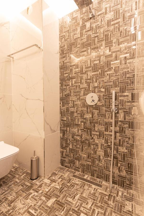 Exclusive 2 Bedrooms Apartment Тирана Экстерьер фото