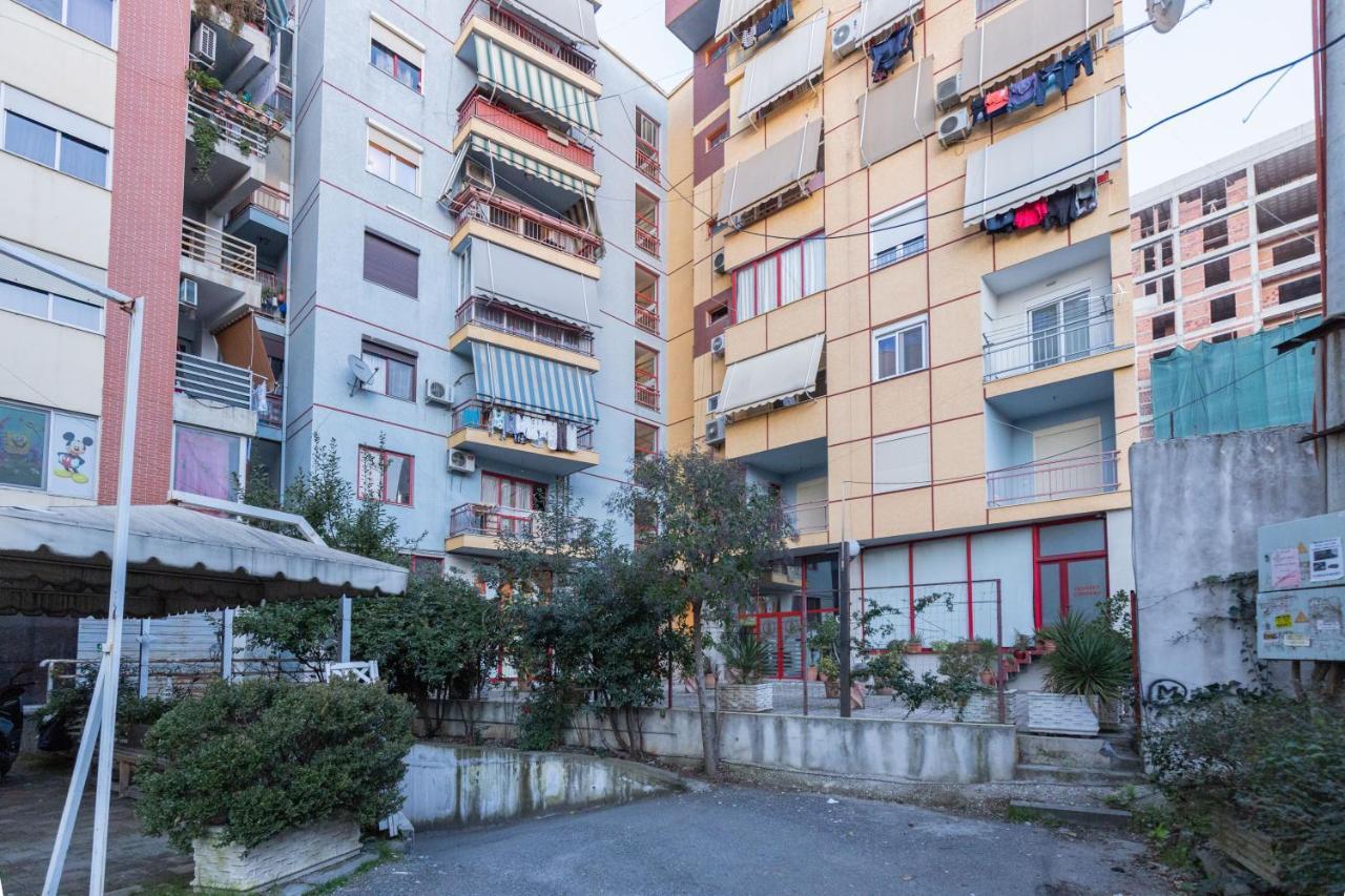 Exclusive 2 Bedrooms Apartment Тирана Экстерьер фото